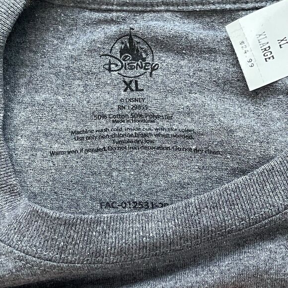 Disney Halloween T Shirt Adult XL Grey Parks Parade Donald Mickey Goofy Vampire - Picture 4 of 8